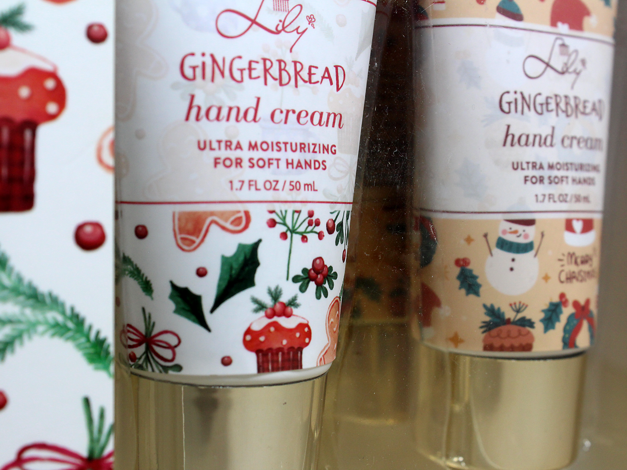 1.7 FL OZ / 50 mL Ultra Moisturizing gingerbread Hand cream for soft Hands 3