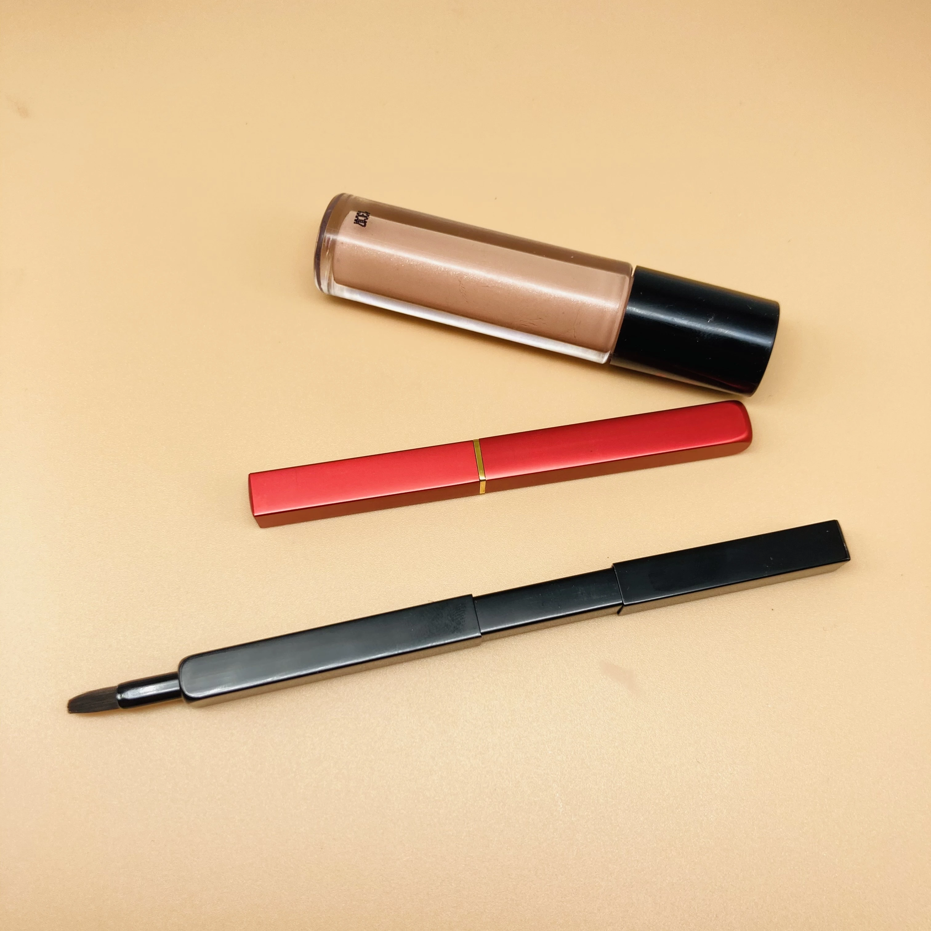 Private label customized makeup retractable lip brush 1