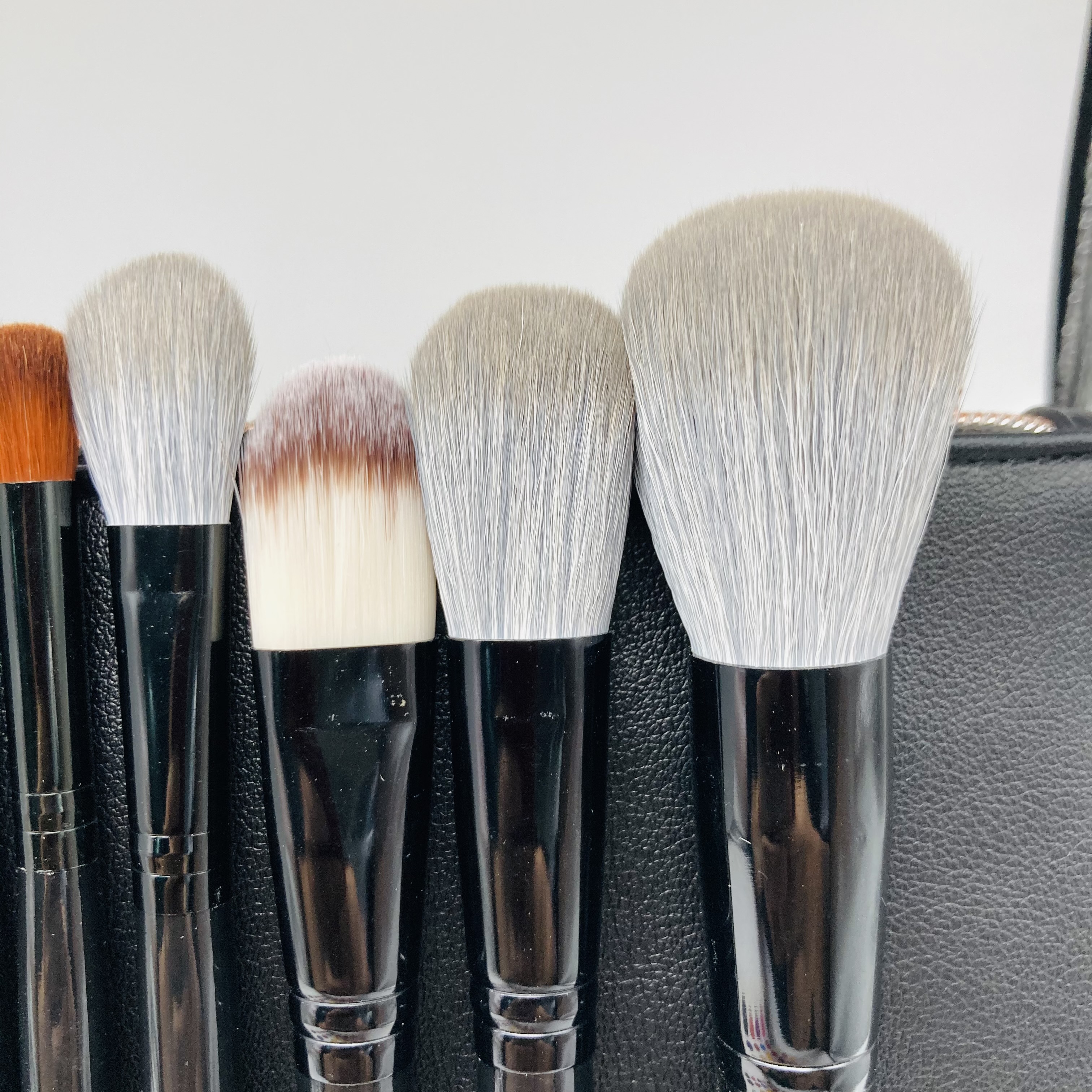 10pcs brown vegan foundation brush set makeup brush with bag1 3