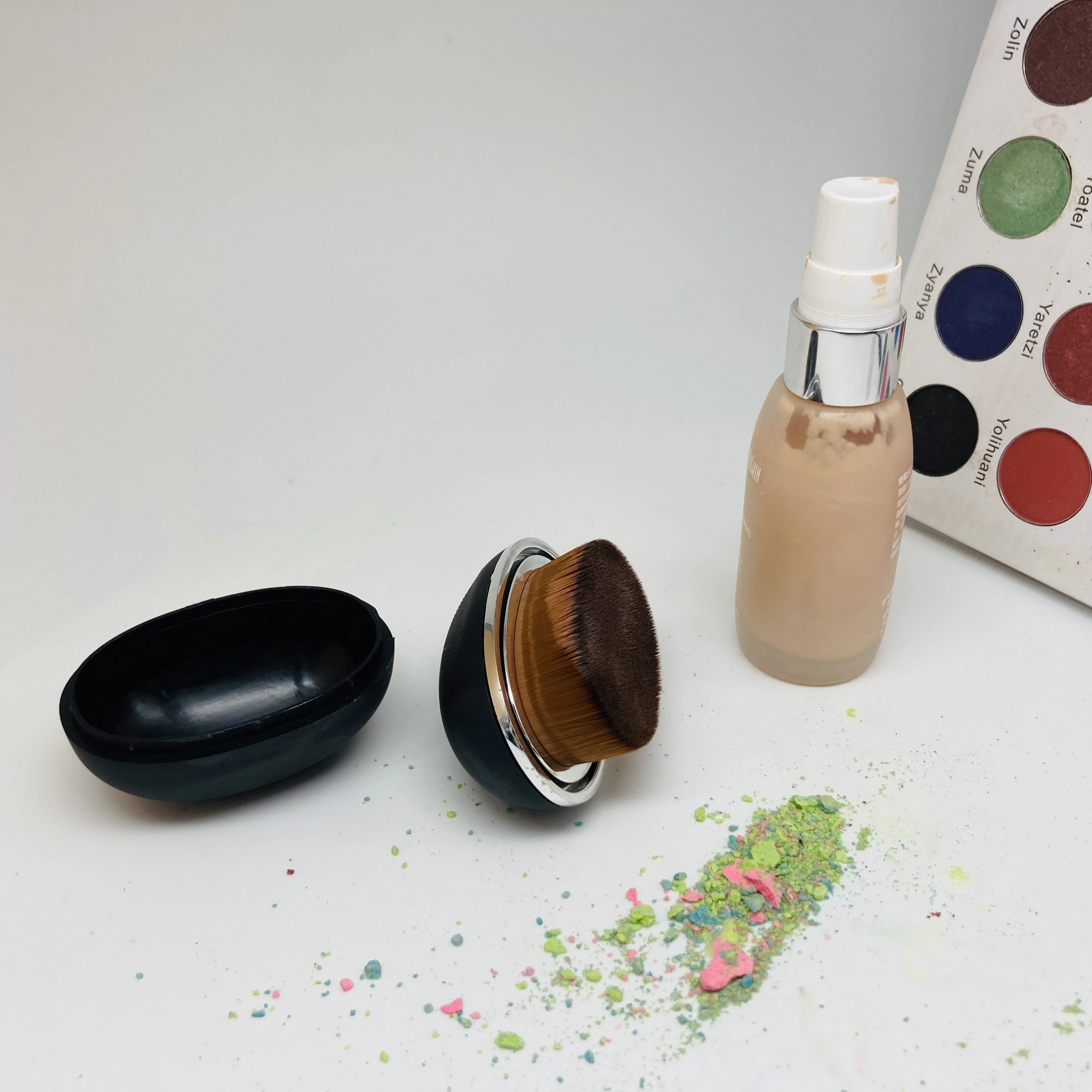 New Oval plastic magic box cute cosmetic powder foundation makeup brush manufacture 1