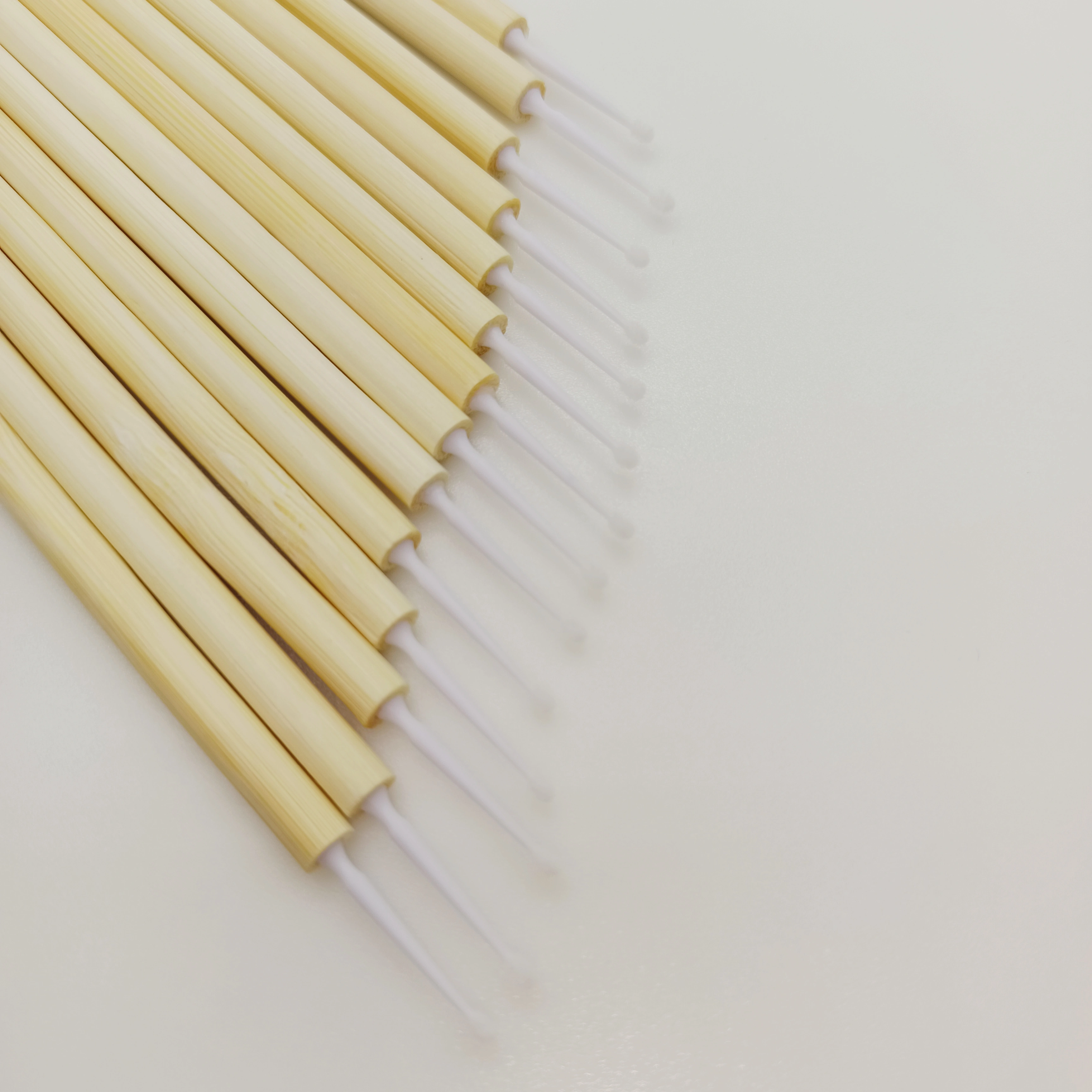 Eco-friendly Disposable Applicator 100pcs/box Regular Size Dental Micro Brush Applicator For Eyelash Brush Micro Fiber Wands 1
