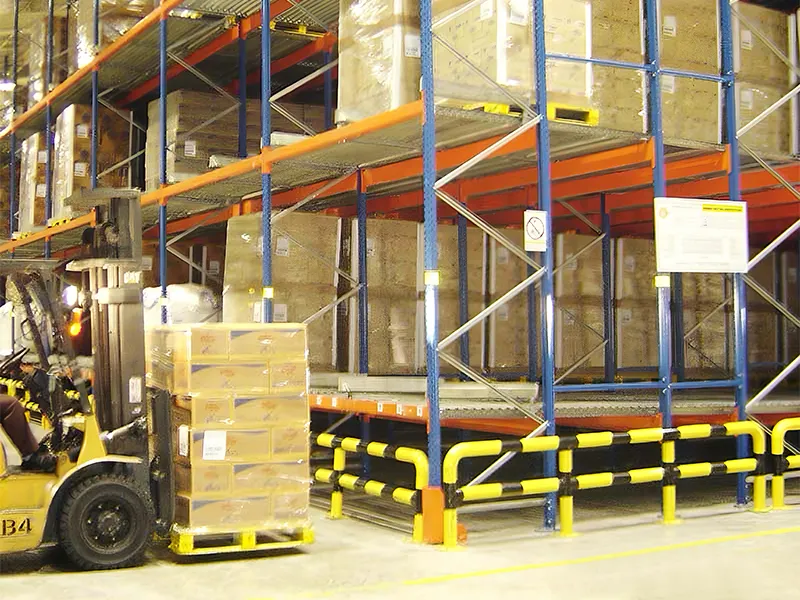 Gravity Flow Racking System for Efficient and Dynamic Storage 1