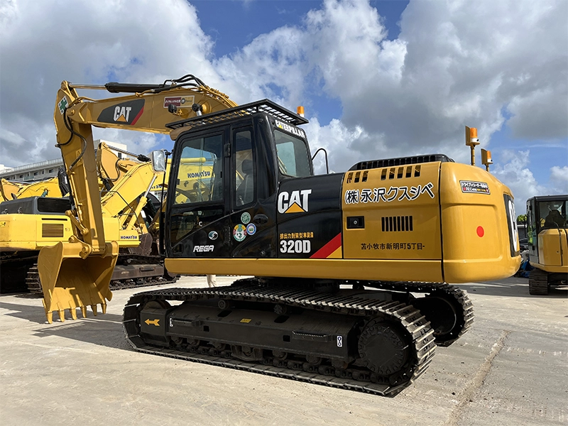 Used CAT 320D excavator weight 20tons with breaker hammer line 1