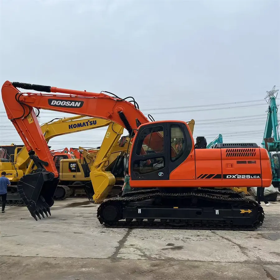 The Future of Second Hand Diggers in the Construction Industry 1
