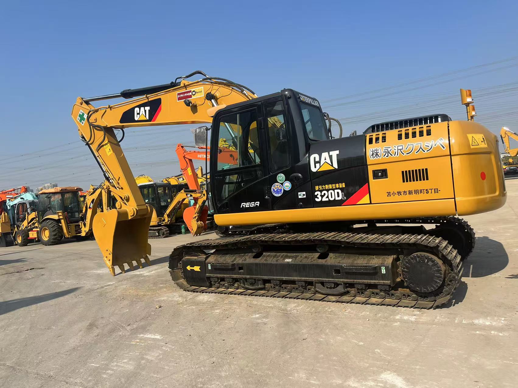 Caterpillar 325DL Excavator