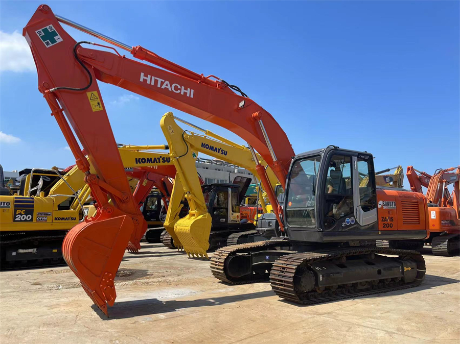 Excavadora usada Hitachi Zaxis200 sobre orugas en excelentes condiciones para la construcción 1