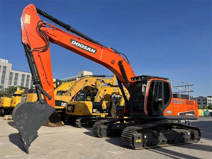 Equipo de construcción resistente Doosan DX260 Excavadora usada 1