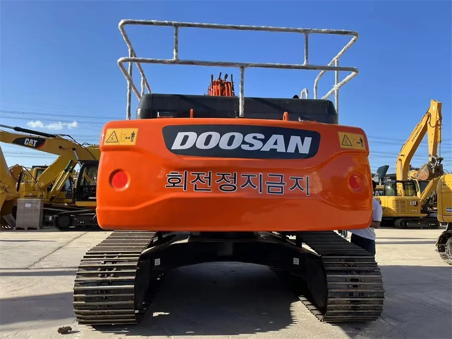 Used Construction Machines 29500-31500USD - - Cyq Used Excavator 5