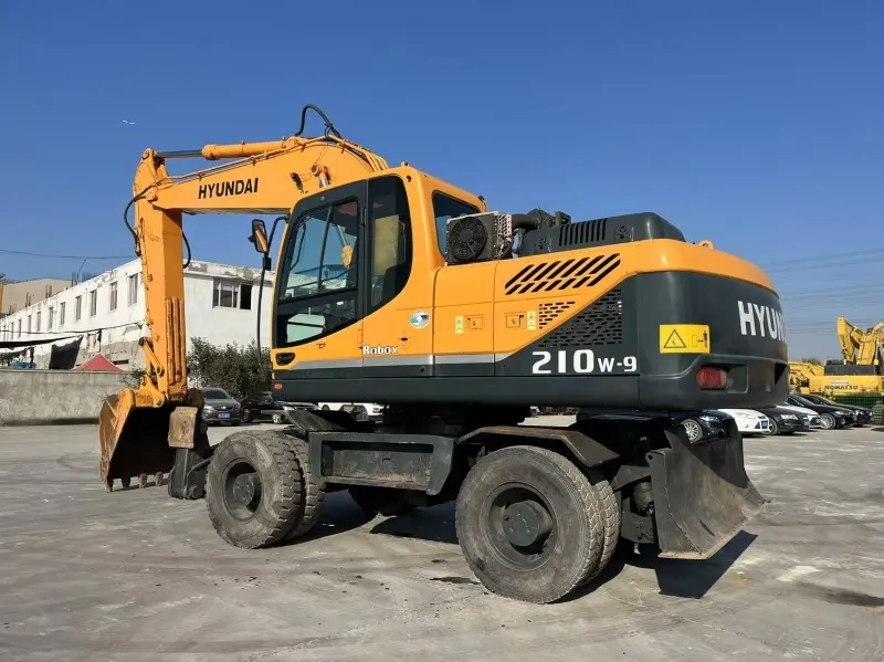 Used Track Excavators for Sale TT/LC/Cash by Cyq Used Excavator 3