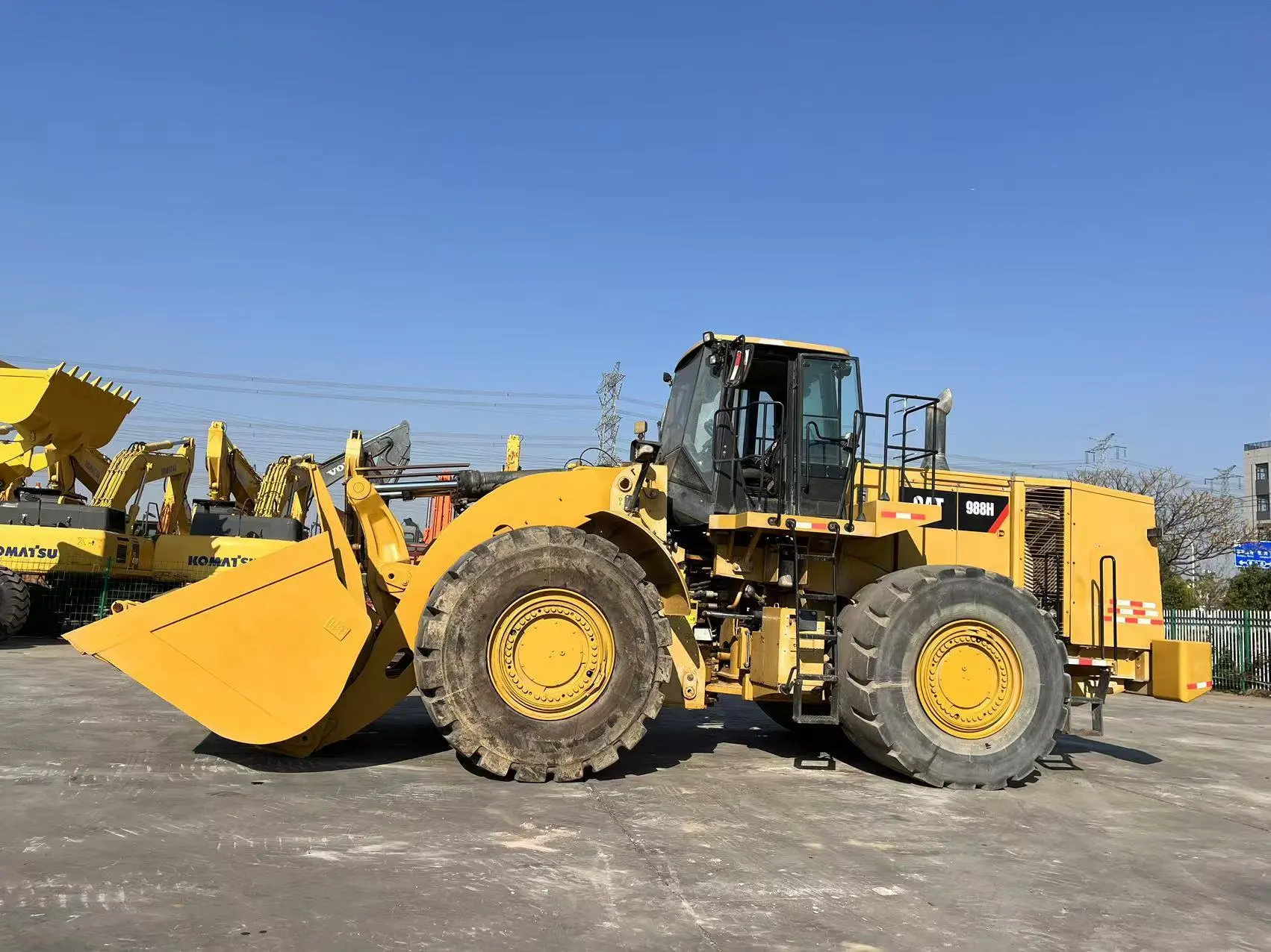 Peralatan Konstruksi Bekas Loader Besar Wheel loader Caterpillar 986H bekas 1