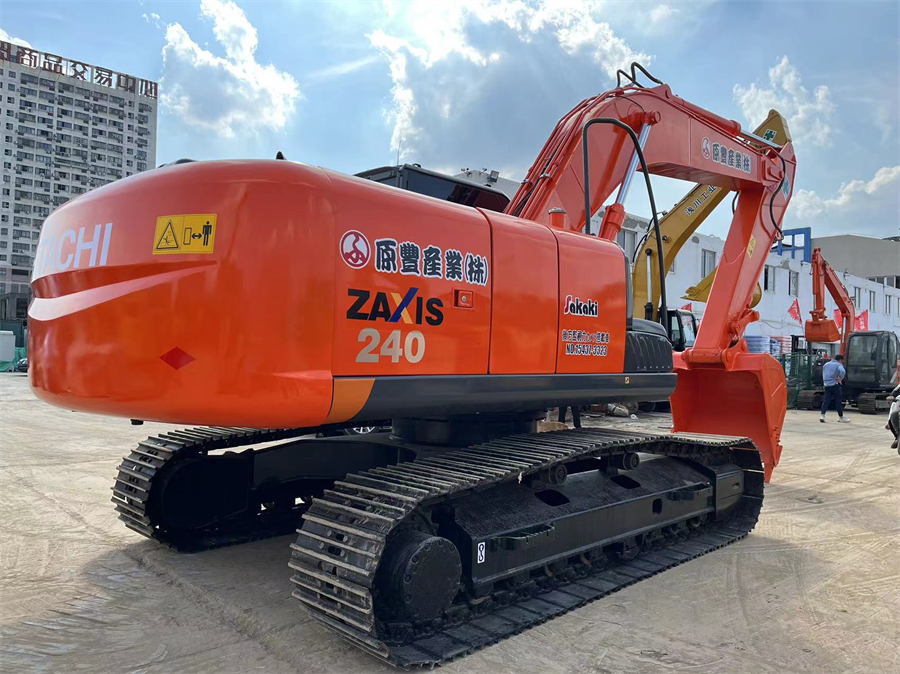 Used Japan Excavator Hitachi ZX240 Earth Moving Weight 24 Tons