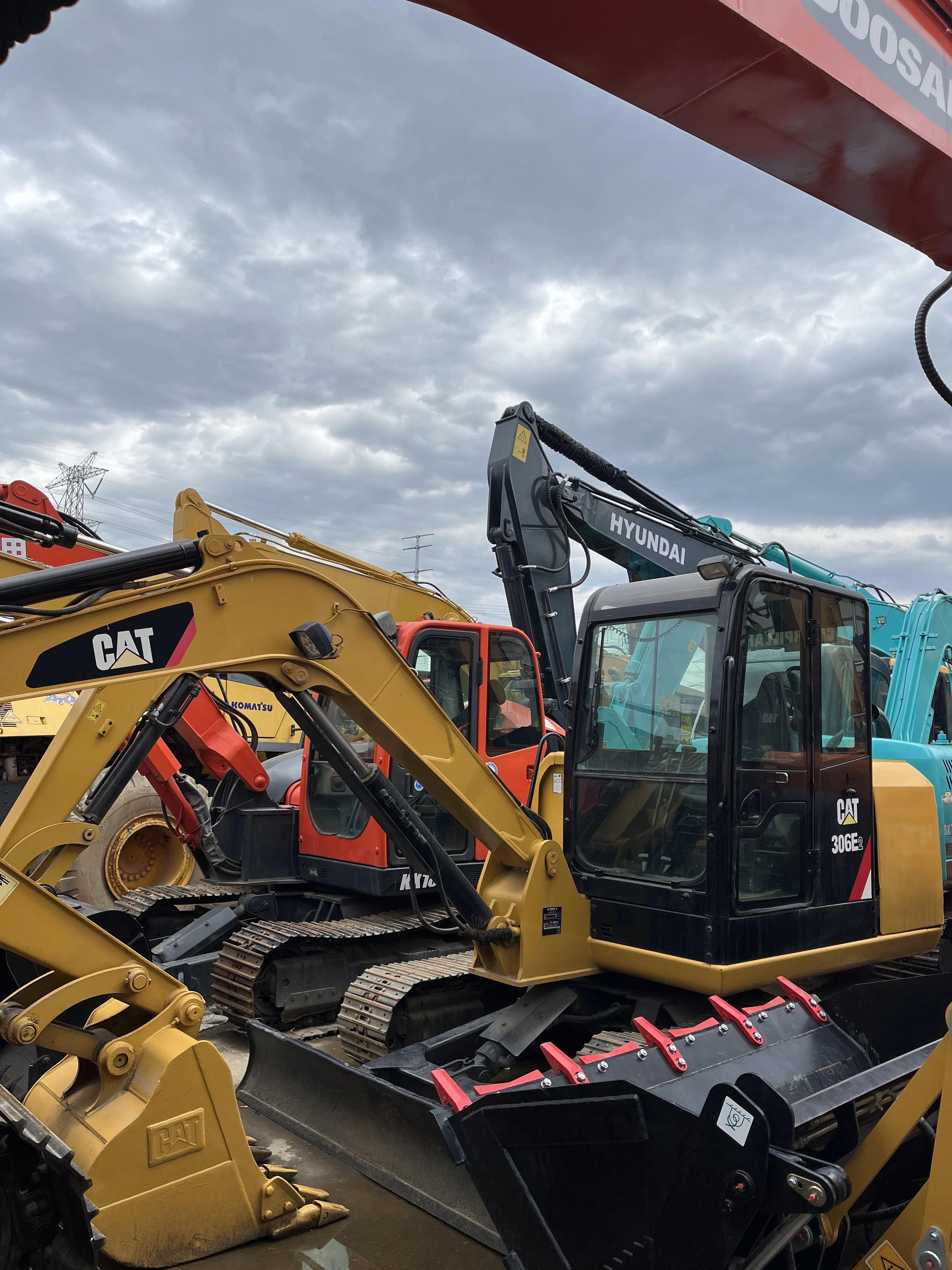Used CAT 306E2 Mini Excavator | 6 Ton Caterpillar Digger for Sale 1