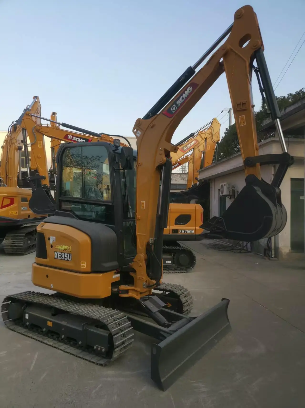 XCMG XE35U 3.5Ton Mini Excavator Zero Tail Yanmar Engine 1
