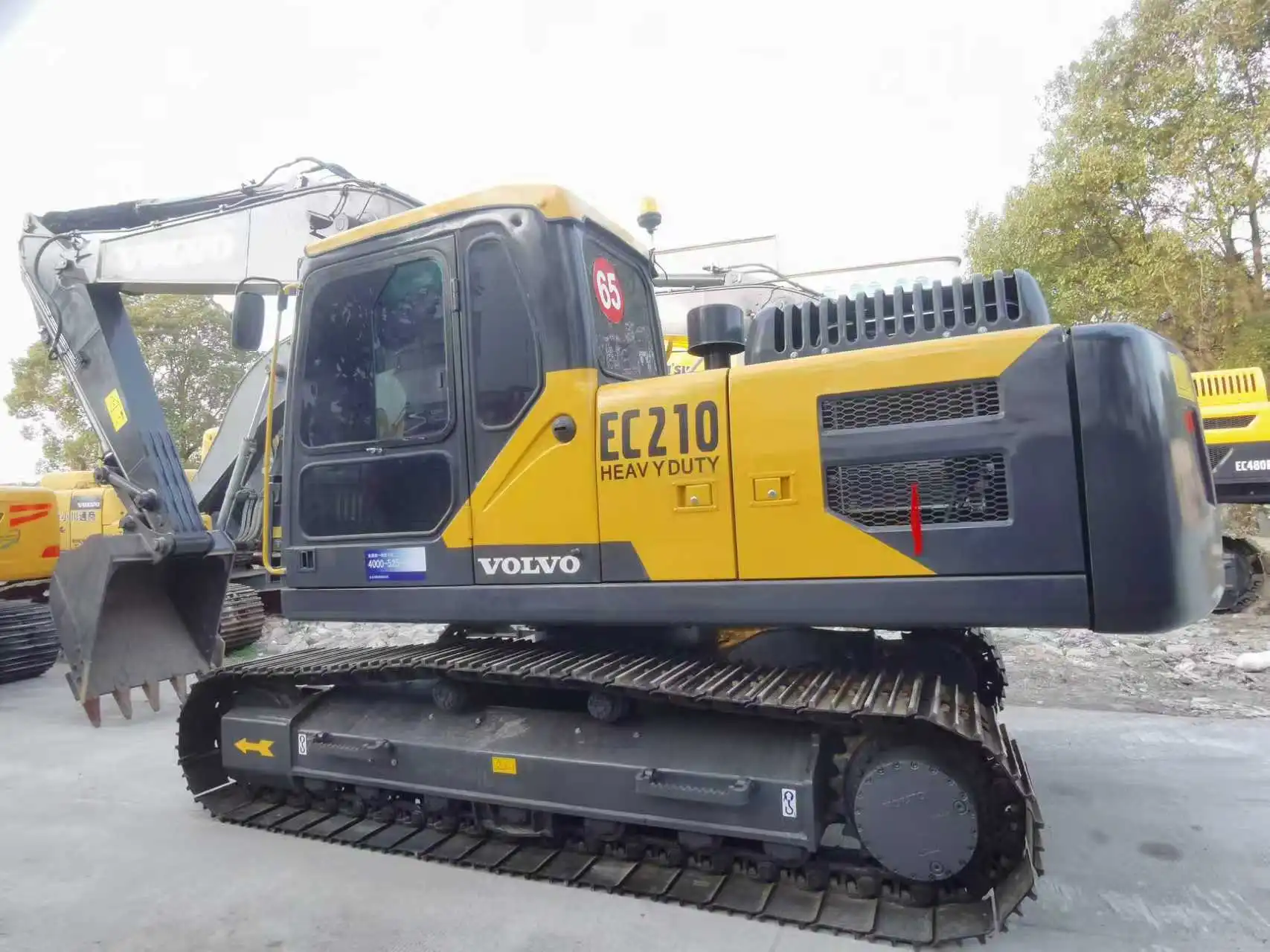 Gamit nang Volvo EC210D Crawler Excavator 21 Ton Medium Hydraulic Excavator para sa Konstruksyon ng Paglilipat ng Lupa 1