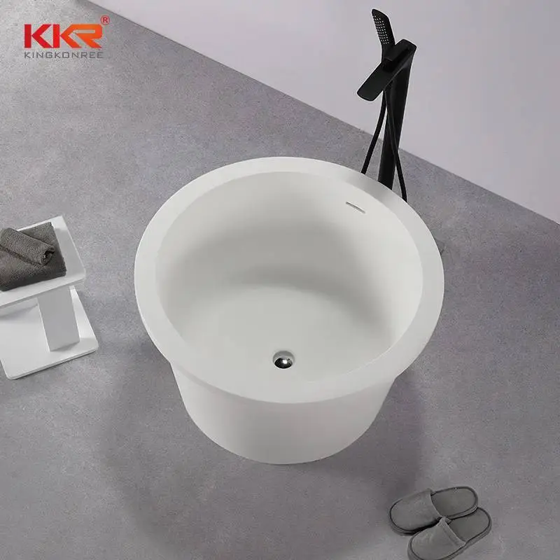Moderne, freistehende, runde Mini-Badewanne 1