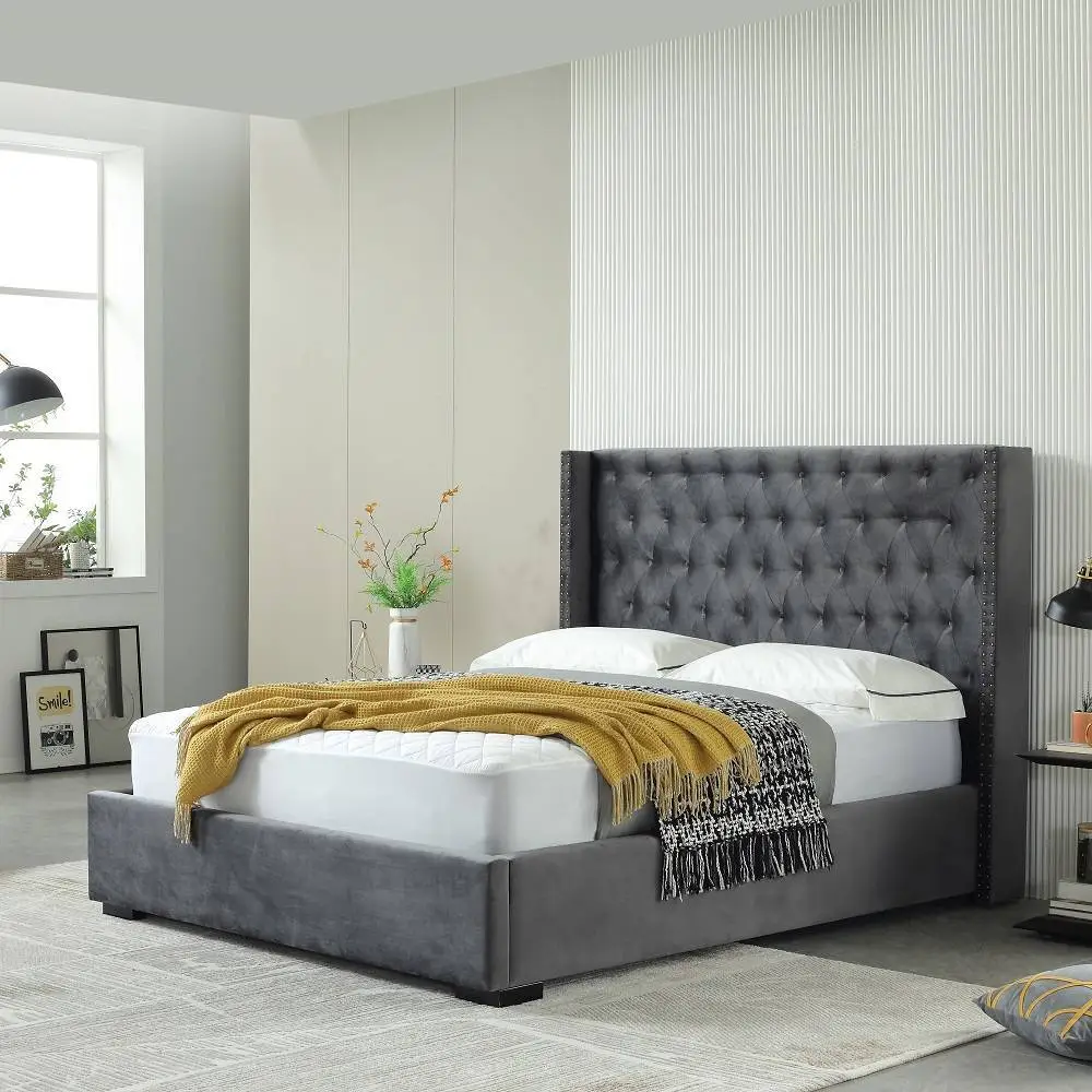 MB3613ZT| Letto imbottito di lusso dal design Button di grande stile con testiera alare 1