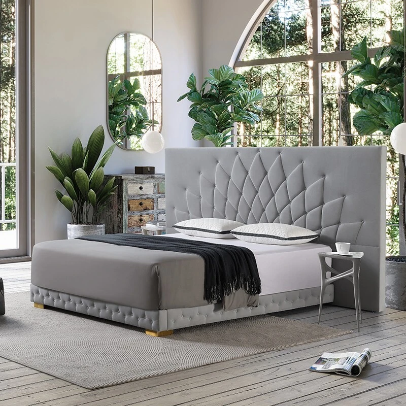 MB3683ZT Royal Grand Tufted upholstered bed with strong base King size - JLH Furniture 1
