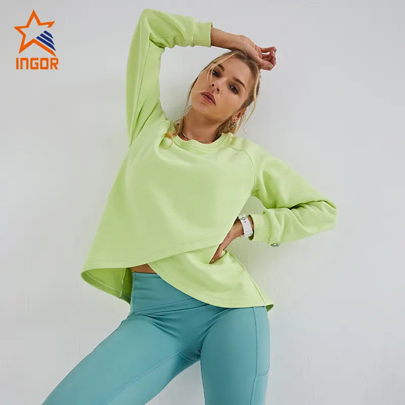 Unleash Your Casual Cool With A Raglan Sleeve Sweatshirt 1