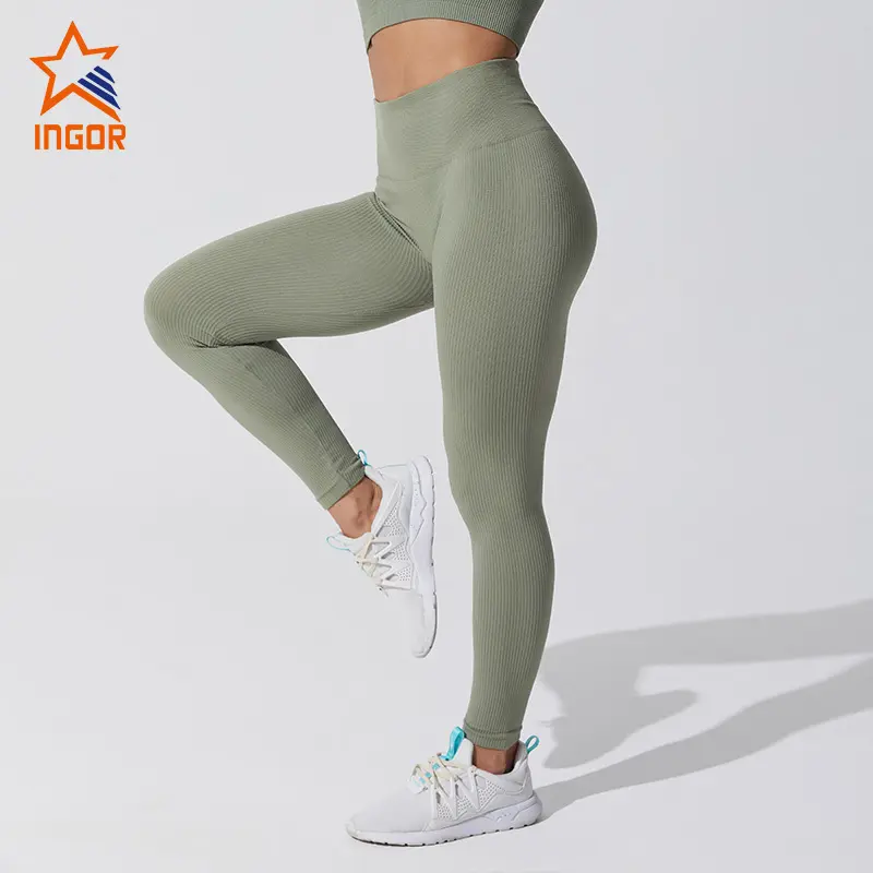 INGOR SPORTSWEAR seamless gym wear womens factory at the gym 10