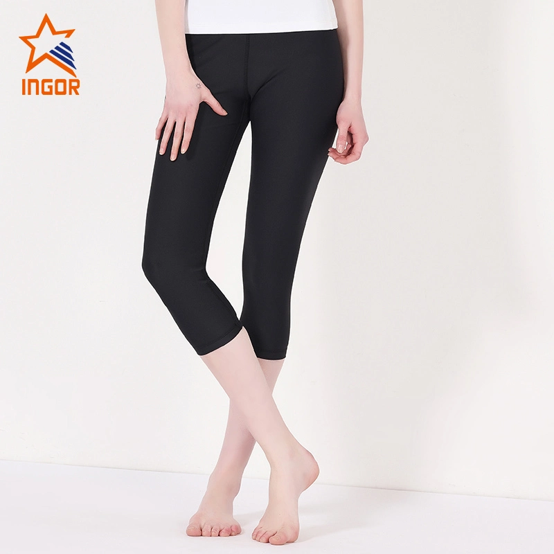 Pantaloni yoga capri Ingorsports Spandex tinta unita neri Y1911C01 1