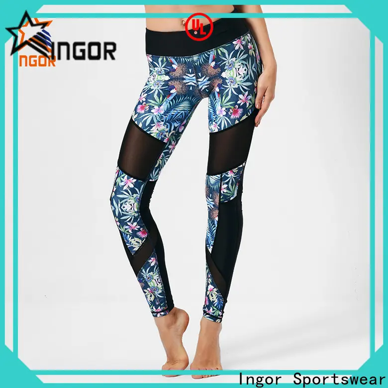 woman black yoga pants patterned on sale at the gym 1