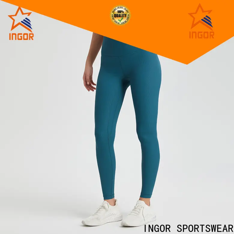 womans gym leggins tights factory at the gym 1
