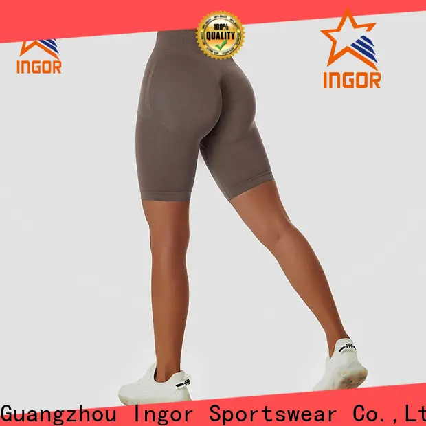 INGOR SPORTSWEAR seamless gym wear set in bulk at the gym 1