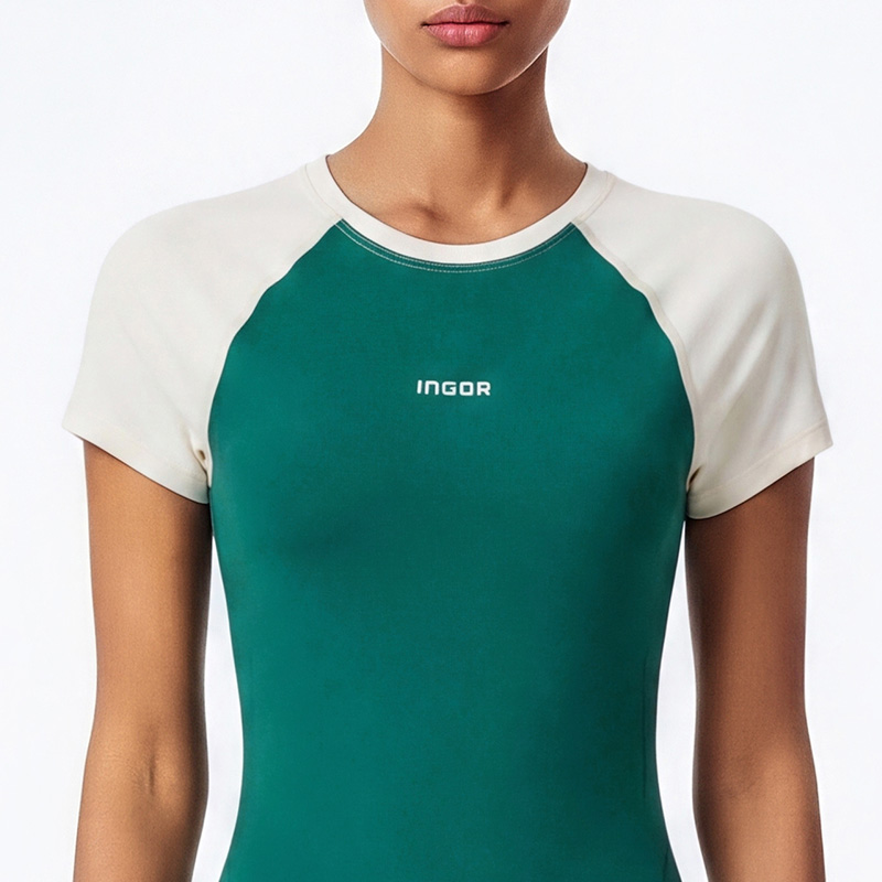 Costume da yoga con coste aperte,