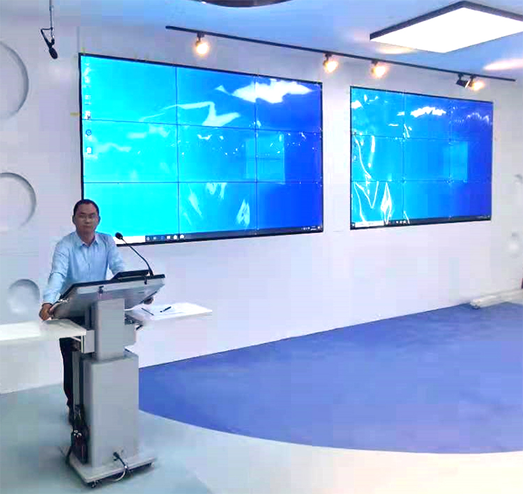 2021 Best Intelligence LED 21.5 All In One Touch Screen Smart Lift Adjustable  Digital Podium Kiosk with Mic Speaker