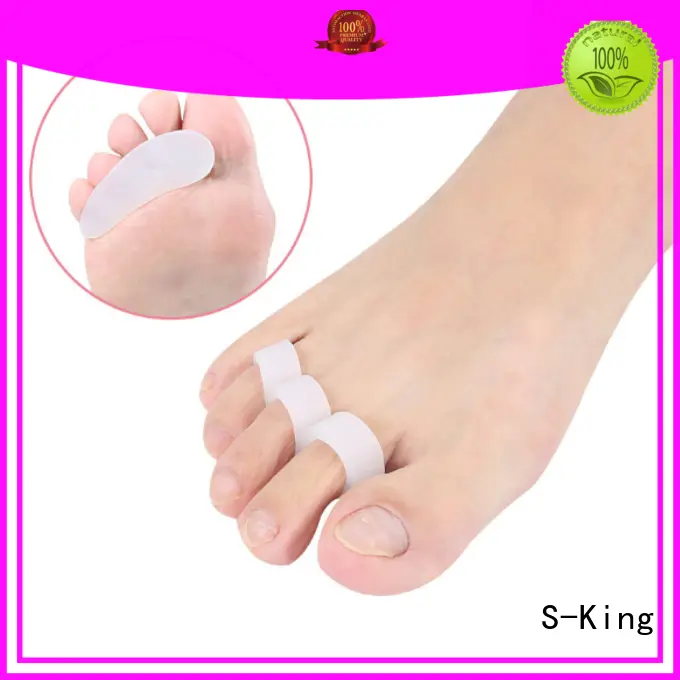 Three Hole Soft gel straightener toe separator straighten , Toe stretchers 1