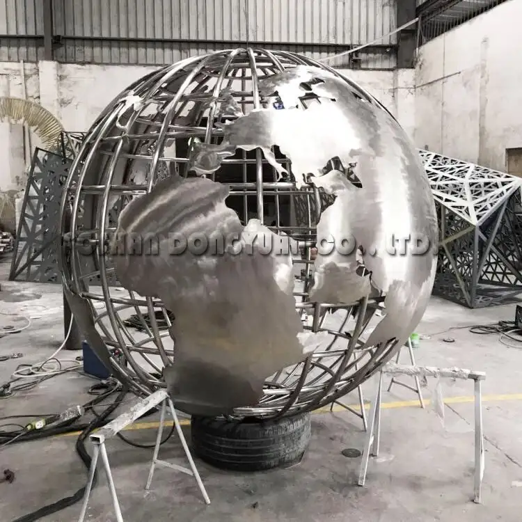 6 Feet Outdoor Garden Unisphere 1
