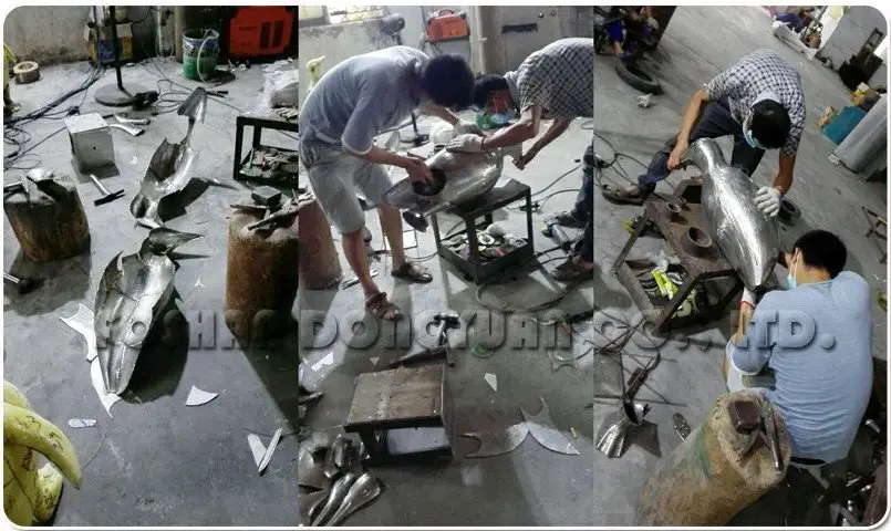 Mirror Polished Penguin Sculptures of Stainless Steel 3