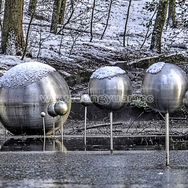 Stainless Steel Scale Model MattHollow Balls Sculpture for Water Decoration 1