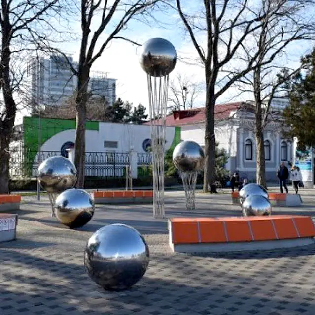 500mm Stainless Steel Orbs Decoration on Water Garden Ornament 1