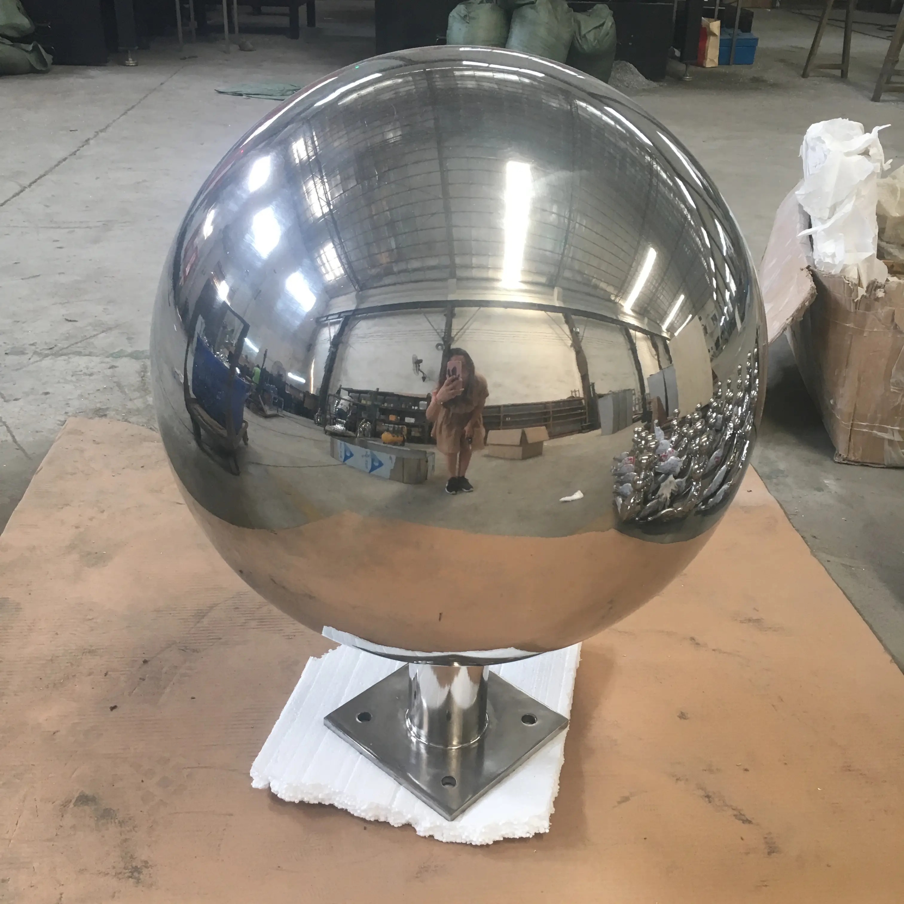 500mm Stainless Steel Ball/Sphere Garden Decoration with Hole and Stand 1
