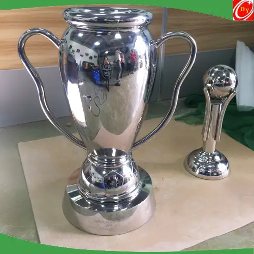 2015 New Customized design stainless steel cup , stainless steel football trophy sculpture 1