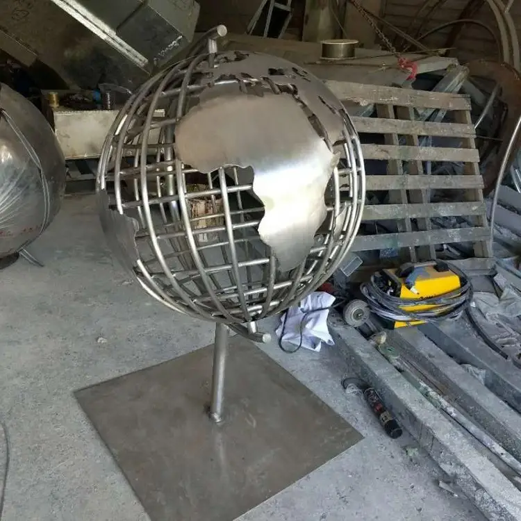 world map sphere/sculpture 1