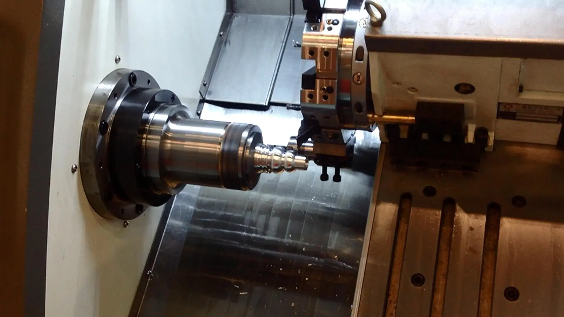 CZG46D/CZG56D 2 eksenli eğik yataklı taret CNC torna makinesi 1