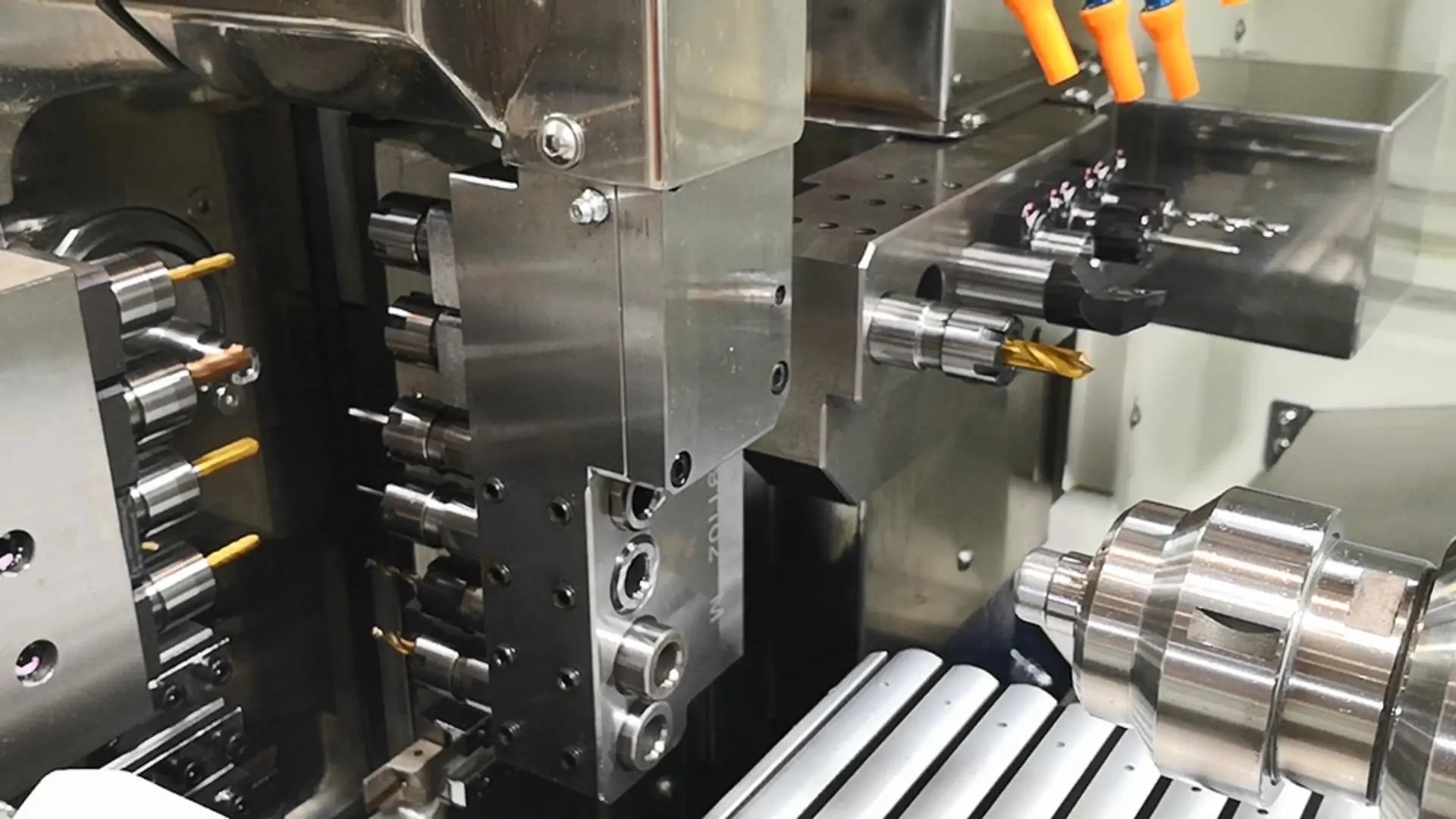 Torno suizo CNC automático con doble husillo eléctrico D205 1
