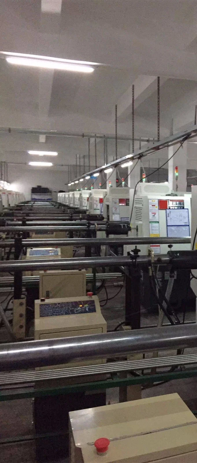 Fábrica eficiente de piezas de máquinas de torno de CNC para múltiples industrias 9