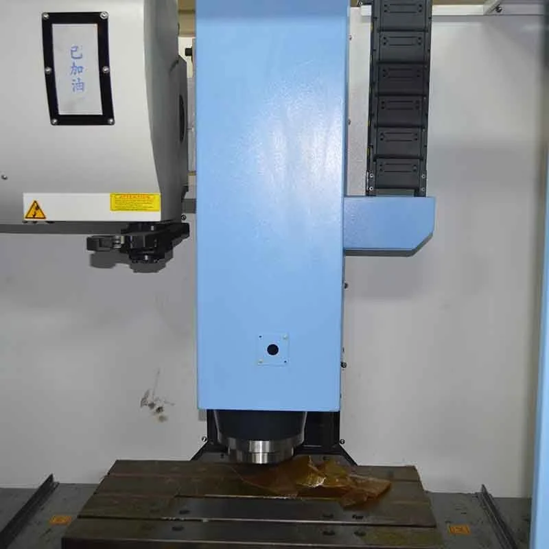 Centro de mecanizado vertical preciso CNC Precio Rail Chino para planta 3