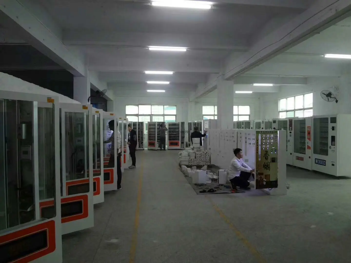 Fine Quality Vending Machine Supplier Directly Sale for Supermarkets 3