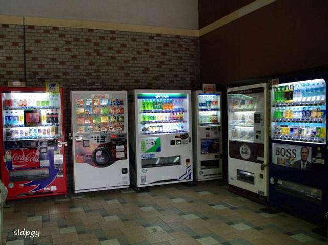 Hot sale bottle drink vending machine with cooling system 2