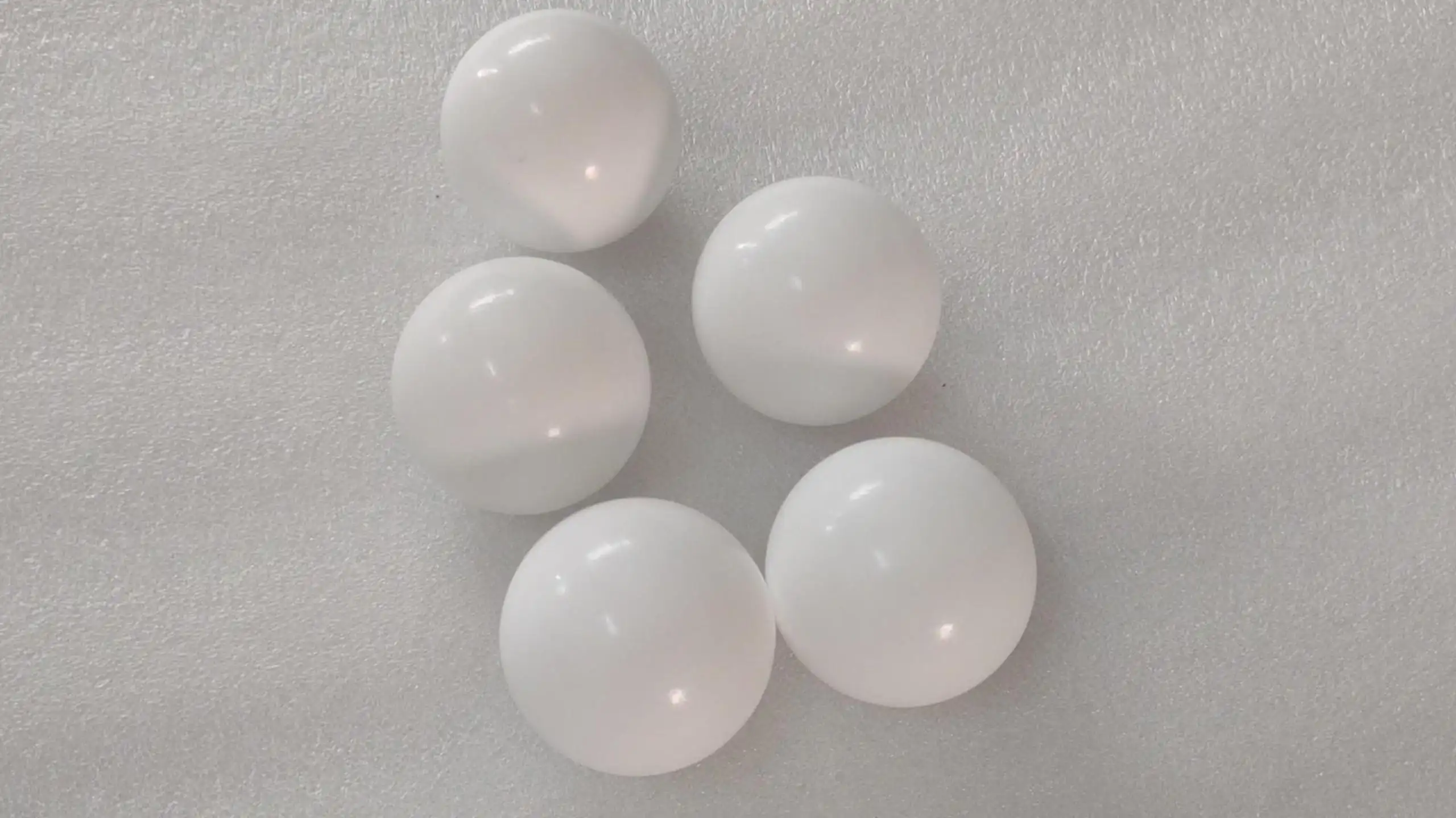 Customized PTFE Balls Anti-Corrosion Hollow Teflon Balls Supplier 1