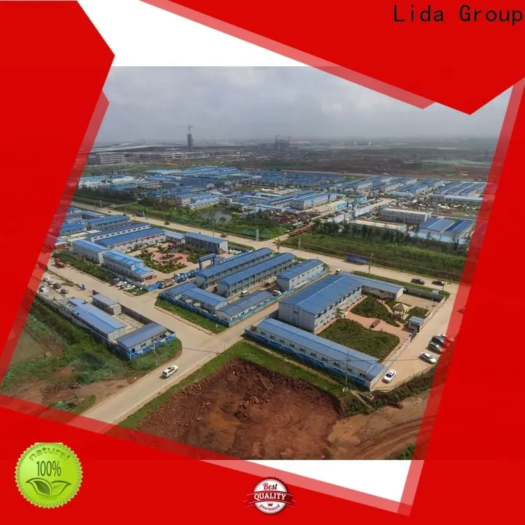Lida تستخدم مجموعة شركات بناء المنازل النموذجية الحديثة كمنزل لمعسكر العمل 1