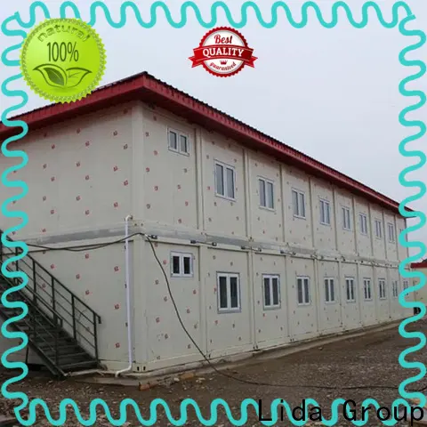 Lida Grupo que utiliza contenedores de envío para construir una casa. Proveedores utilizados como caseta, baño y trastero. 1