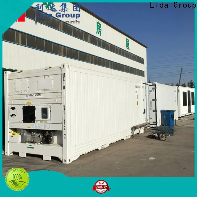 Lida Contenedores grupales convertidos en casas que los fabricantes utilizan como cocina y baño. 1