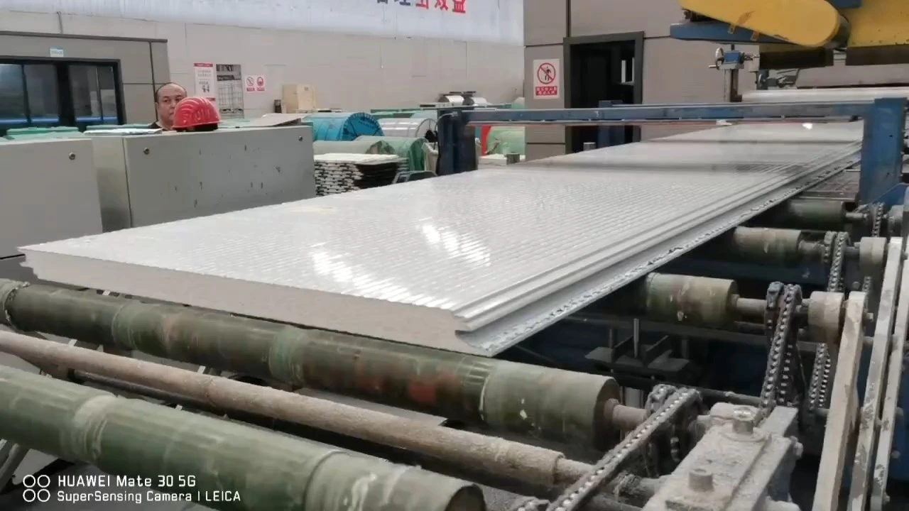 Painéis de sanduíche B1 PU à prova de fogo - 0,022 W/MK | Para armazenamento a frio & Soas de limpeza | Certificado CE/ISO 1