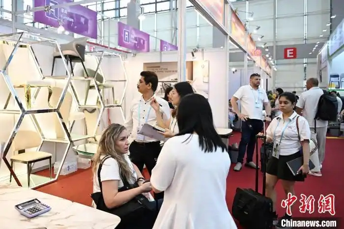 Canton Fair Phase 2 Showcases Innovations in Building Materials <000000> Furniture 1