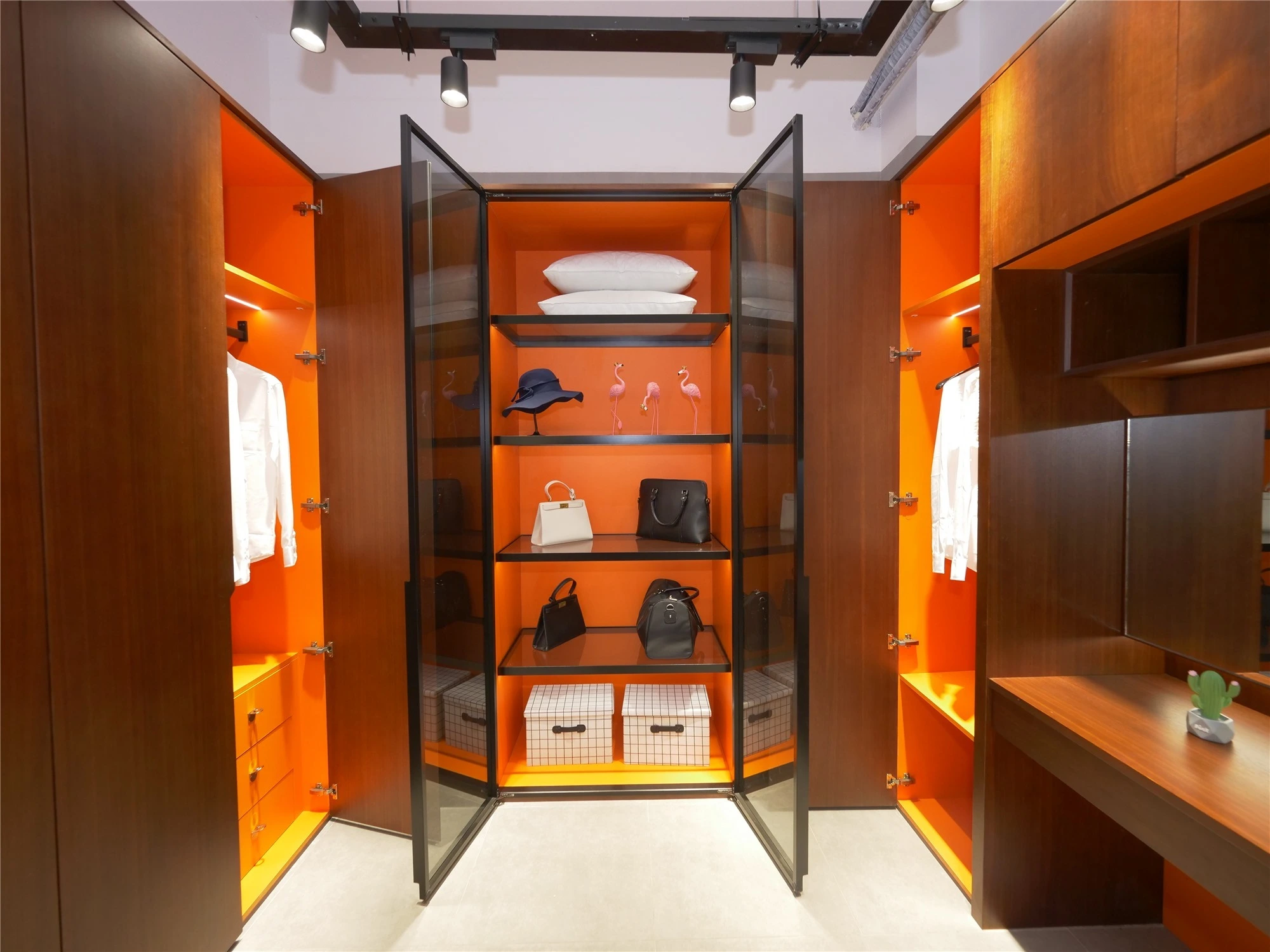 AisDecor custom closets exporter 3